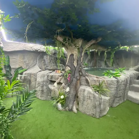 Capsulehotel Futurotel Spa Garden *