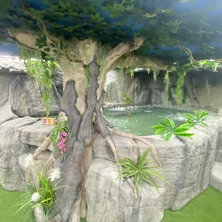 Capsulehotel Futurotel Spa Garden *