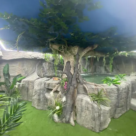 Capsulehotel Futurotel Spa Garden *